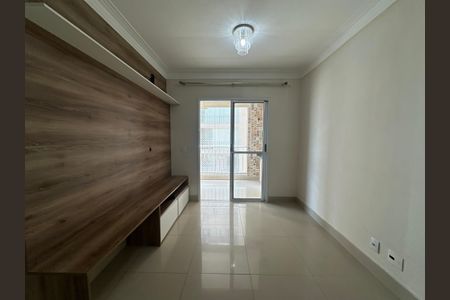 Sala de apartamento à venda com 3 quartos, 80m² em Jardim Tupanci, Barueri