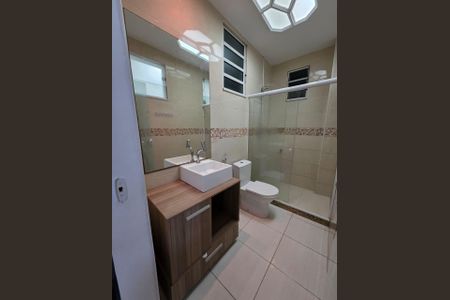 Casa de condomínio à venda com 178m², 4 quartos e 2 vagasBanheiro 3