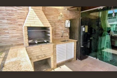 Casa de condomínio à venda com 178m², 4 quartos e 2 vagasÁrea externa