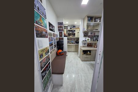 Casa de condomínio à venda com 178m², 4 quartos e 2 vagasQuarto 1