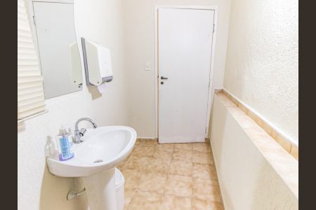 Casa à venda com 85m², 2 quartos e sem vaga Casa à venda com 85m², 2 quartos e sem vagaBanheiro