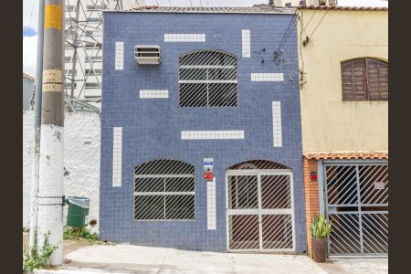 Casa à venda com 85m², 2 quartos e sem vaga Casa à venda com 85m², 2 quartos e sem vagaFachada