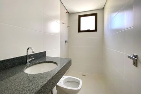 Apartamento à venda com 71m², 2 quartos e 2 vagasBanheiro da Suíte 2