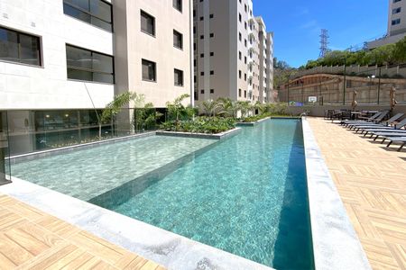 Apartamento à venda com 71m², 2 quartos e 2 vagasÁrea comum - Piscina