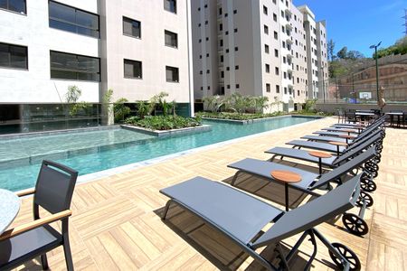 Apartamento à venda com 71m², 2 quartos e 2 vagasÁrea comum - Piscina