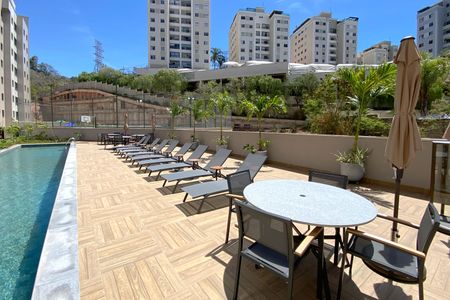 Apartamento à venda com 71m², 2 quartos e 2 vagasÁrea comum - Piscina