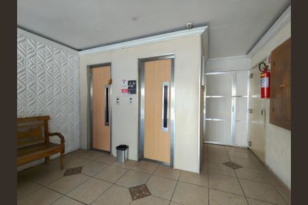 Apartamento à venda com 60m², 2 quartos e 1 vagaFachada e portaria