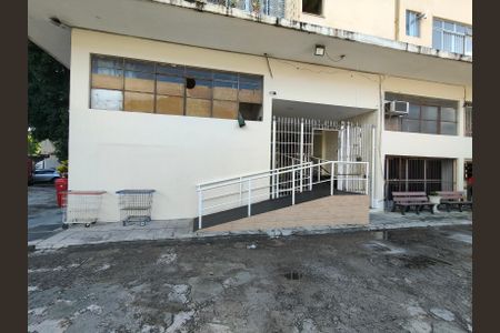 Apartamento à venda com 60m², 2 quartos e 1 vagaFachada e portaria