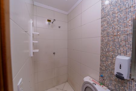 Apartamento para alugar com 60m², 2 quartos e sem vagaBanheiro