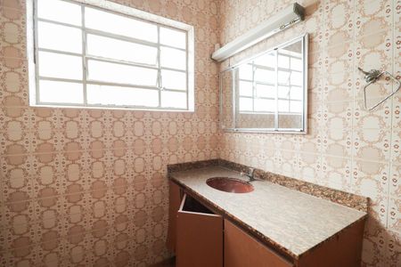 Casa à venda com 160m², 3 quartos e 5 vagas Casa à venda com 160m², 3 quartos e 5 vagasBanheiro 2