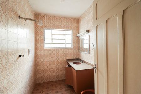 Casa à venda com 160m², 3 quartos e 5 vagas Casa à venda com 160m², 3 quartos e 5 vagasBanheiro 2