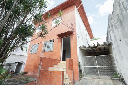 Casa à venda com 160m², 3 quartos e 5 vagas Casa à venda com 160m², 3 quartos e 5 vagasFachada