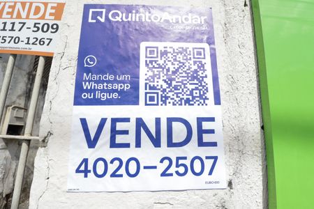 Casa à venda com 160m², 3 quartos e 5 vagas Casa à venda com 160m², 3 quartos e 5 vagasFachada