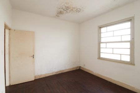 Casa à venda com 160m², 3 quartos e 5 vagas Casa à venda com 160m², 3 quartos e 5 vagasQuarto 3