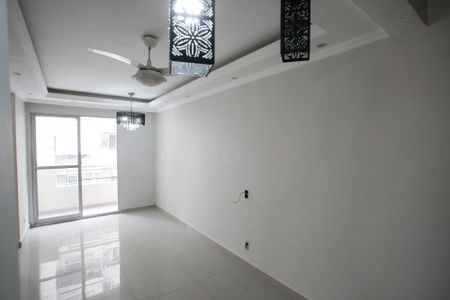 Sala de apartamento para alugar com 2 quartos, 52m² em Taquara, Rio de Janeiro
