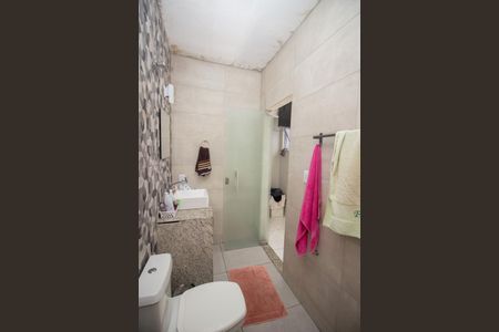 Casa à venda com 100m², 2 quartos e 1 vagaBanheiro da Suíte