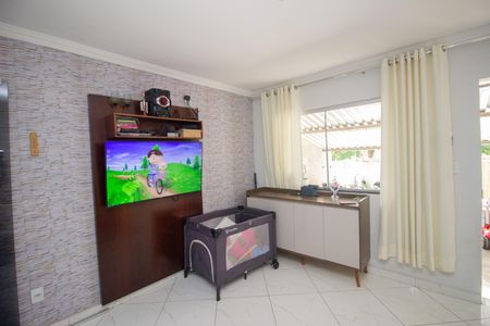 Sala de casa à venda com 2 quartos, 100m² em Tropical, Contagem