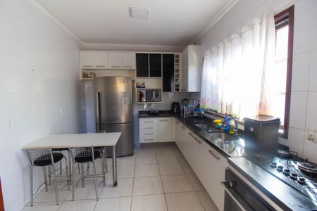 Casa para alugar com 190m², 4 quartos e 3 vagas