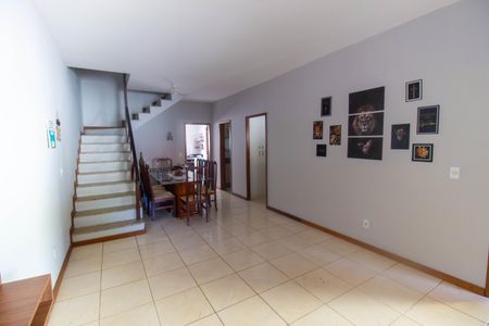 Casa para alugar com 190m², 4 quartos e 3 vagas