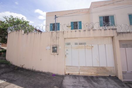 Casa à venda com 203m², 2 quartos e 2 vagasFachada