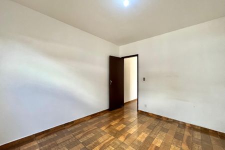 Quarto de casa para alugar com 2 quartos, 90m² em Jardim Itacolomi, São Paulo