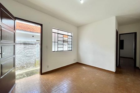 Sala de casa para alugar com 2 quartos, 90m² em Jardim Itacolomi, São Paulo