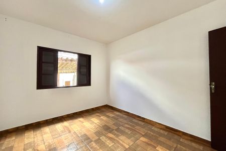 Quarto de casa para alugar com 2 quartos, 90m² em Jardim Itacolomi, São Paulo