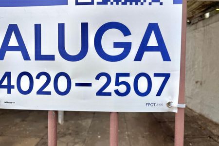 Plaquinha  de casa à venda com 2 quartos, 90m² em Jardim Itacolomi, São Paulo