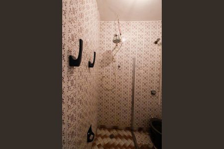 Casa à venda com 302m², 2 quartos e 2 vagas Casa à venda com 302m², 2 quartos e 2 vagasBanheiro