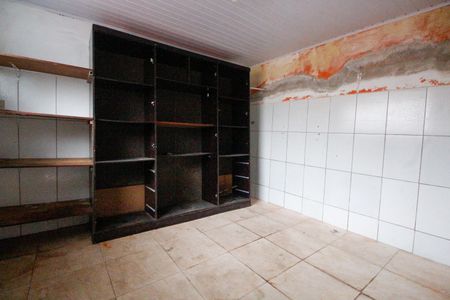 Casa à venda com 302m², 2 quartos e 2 vagas Casa à venda com 302m², 2 quartos e 2 vagasÁrea de Serviço