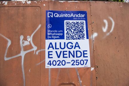 Casa à venda com 302m², 2 quartos e 2 vagas Casa à venda com 302m², 2 quartos e 2 vagasPlaca/Fachada