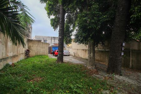 Casa à venda com 302m², 2 quartos e 2 vagas Casa à venda com 302m², 2 quartos e 2 vagasQuintal