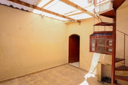 Casa para alugar com 80m², 3 quartos e 2 vagasQuintal