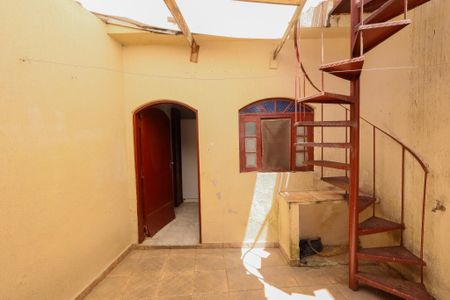 Casa para alugar com 80m², 3 quartos e 2 vagasQuintal