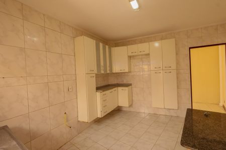 Casa para alugar com 80m², 3 quartos e 2 vagasCozinha 