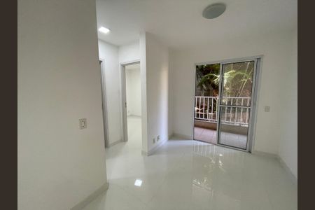 Sala de apartamento para alugar com 2 quartos, 52m² em Lajeado, Cotia