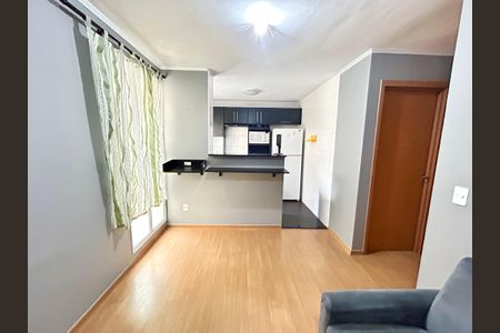 Sala de apartamento para alugar com 2 quartos, 38m² em Jardim Rosa de Franca, Guarulhos
