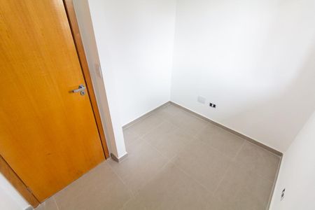 Quarto 1 de apartamento à venda com 2 quartos, 33m² em Vila Antonina, São Paulo
