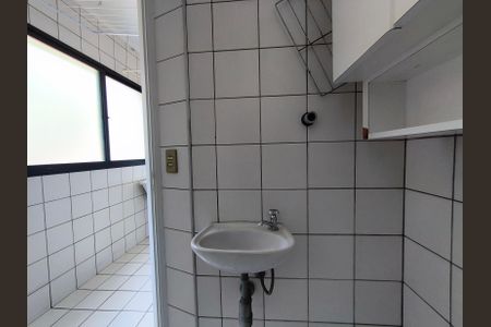 Apartamento à venda com 62m², 2 quartos e 2 vagasBanheiro de Serviço