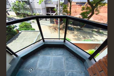 Apartamento à venda com 62m², 2 quartos e 2 vagasVaranda