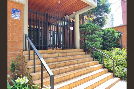 Apartamento à venda com 62m², 2 quartos e 2 vagasFachada + Plaquinha