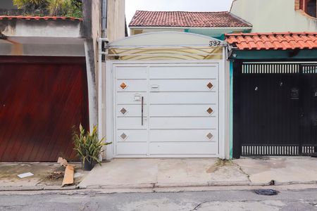 Casa para alugar com 82m², 2 quartos e 2 vagasFachada