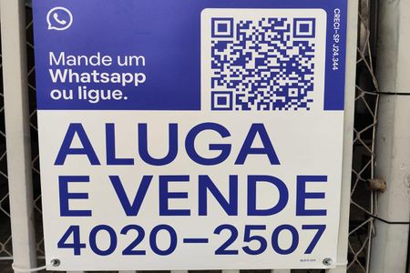 Casa à venda com 270m², 11 quartos e 4 vagas Casa à venda com 270m², 11 quartos e 4 vagasFachada
