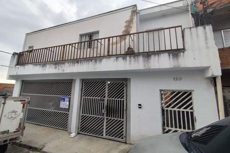 Casa à venda com 270m², 11 quartos e 4 vagas Casa à venda com 270m², 11 quartos e 4 vagasFachada