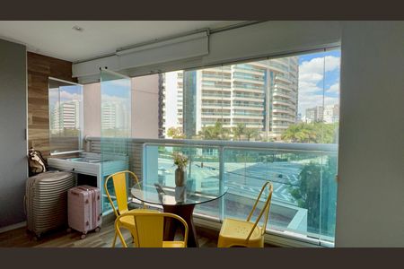 Apartamento à venda com 35m², 1 quarto e 1 vaga Apartamento à venda com 35m², 1 quarto e 1 vagaVaranda