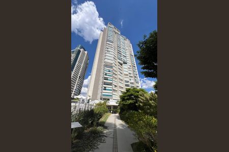 Apartamento à venda com 35m², 1 quarto e 1 vaga Apartamento à venda com 35m², 1 quarto e 1 vagaFachada