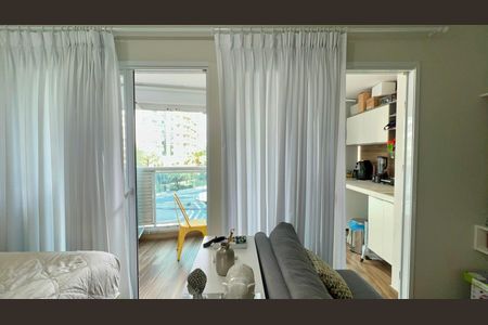Apartamento à venda com 35m², 1 quarto e 1 vaga Apartamento à venda com 35m², 1 quarto e 1 vagaVaranda