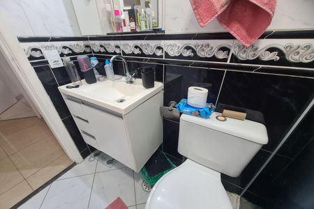 Apartamento à venda com 54m², 2 quartos e 1 vaga Apartamento à venda com 54m², 2 quartos e 1 vagaBanheiro
