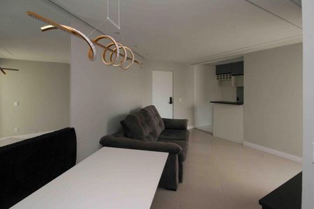 Sala de apartamento para alugar com 2 quartos, 51m² em Parque São Lourenço, São Paulo