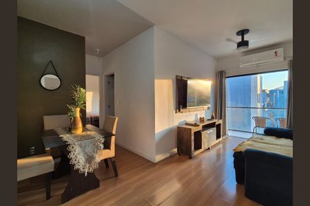 Apartamento à venda com 2 quartos, 57m² em Vargem Pequena, Rio de Janeiro